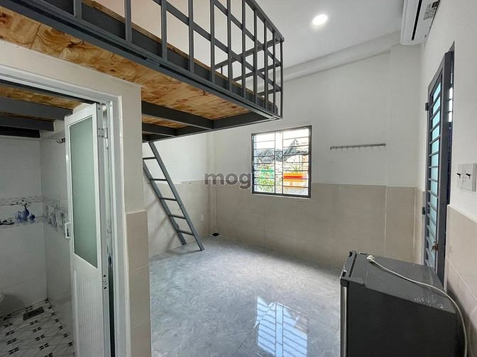 Hình ảnh Phòng Bình Giã gác cao, cửa sổ ngoài trời
