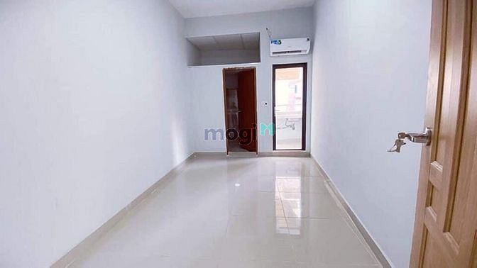 Hình ảnh Trống phòng Balcon mới 100% Bàn cờ,Q3