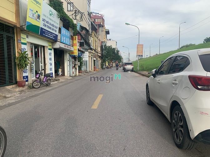 Hình ảnh Bán gấp 60m đất tặng nhà 2 tầng cũ mặt đường đê Bát Khối