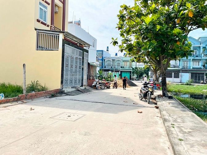 Hình ảnh Bán gấp đất MT ĐS 12 Trần Não, Bình An, Quận 2 gần chợ. Sổ riêng 80m2