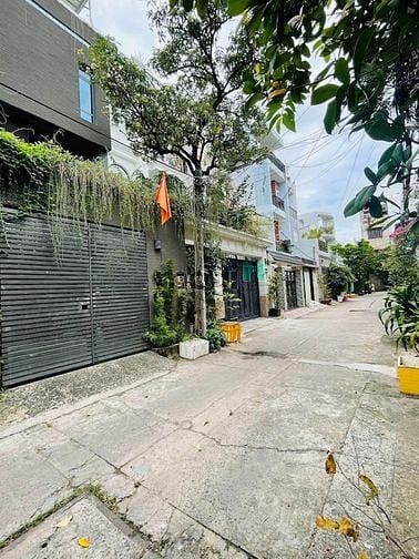 Hình ảnh Đất Vị Trí Vàng Ngay Công Viên Làng Hoa. Hẻm 8M ,73m2 4x19 Khu Vip 5T