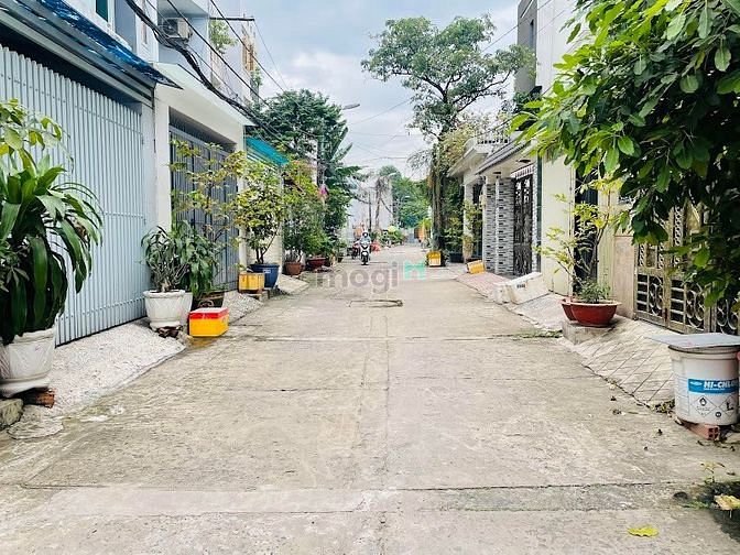 Hình ảnh Đất Vị Trí Vàng Ngay Công Viên Làng Hoa. Hẻm 8M ,73m2 4x19 Khu Vip 5T