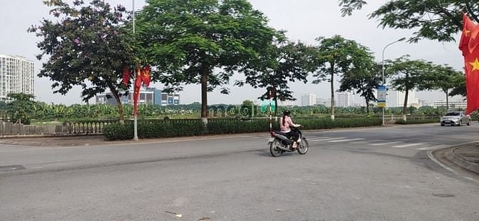 Hình ảnh Cần bán 90m2 đất,MT4m,Giá 6.2tỷ Phúc Lợi Long Biên