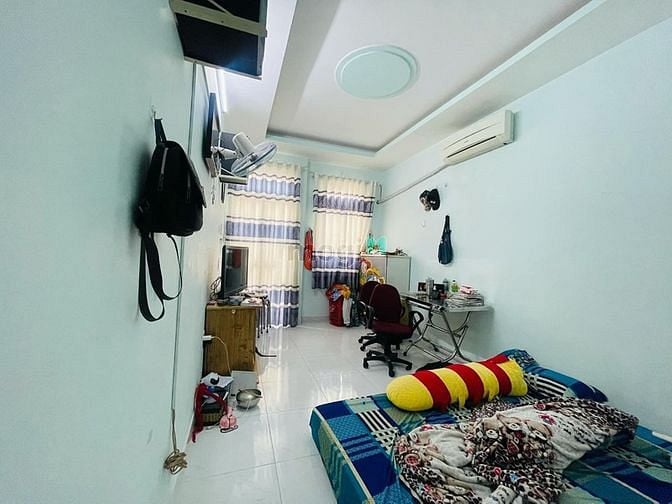 Hình ảnh Bình Tân 2,7 Tỷ-Nhà đẹp 5 tầng -Hẻm 3m sát mặt tiền -Chủ nhiệt bán gấp