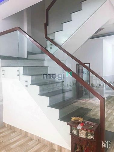 Hình ảnh Nhà gần mặt tiền Đ. Tôn Đản , phường 14, Q4.