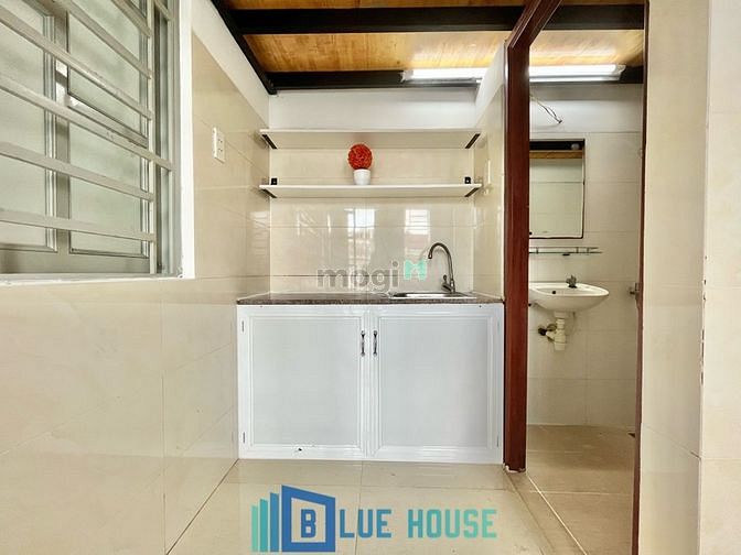 Hình ảnh Mb6623 nạp rút nhanh chóng có nội thất ngày K300_CĐ Y Khoa Phạm Ngọc Thạch_Hoàng Hoa Thám
