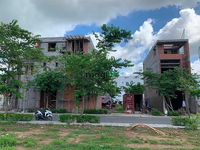 Hình ảnh Cần sang lại nền D-07 giá 1ty4