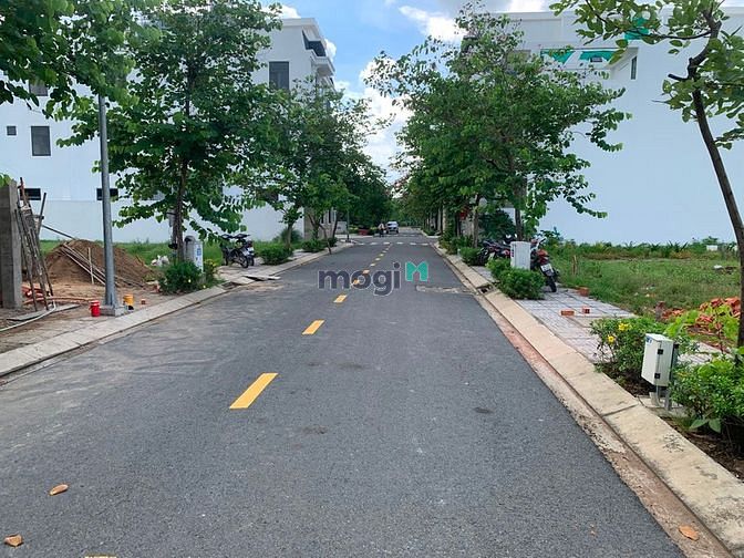 Hình ảnh Cần sang lại nền D-07 giá 1ty4