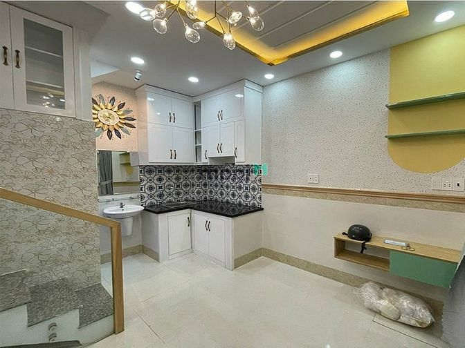 Hình ảnh Phan Huy Ích-GV, nhà 2 tầng giáp Tân Bình, chỉ 2 tỷ.
