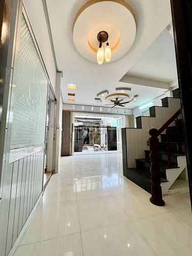 Hình ảnh Mặt tiền hẻm Hoàng Văn Thụ 8tr/tháng