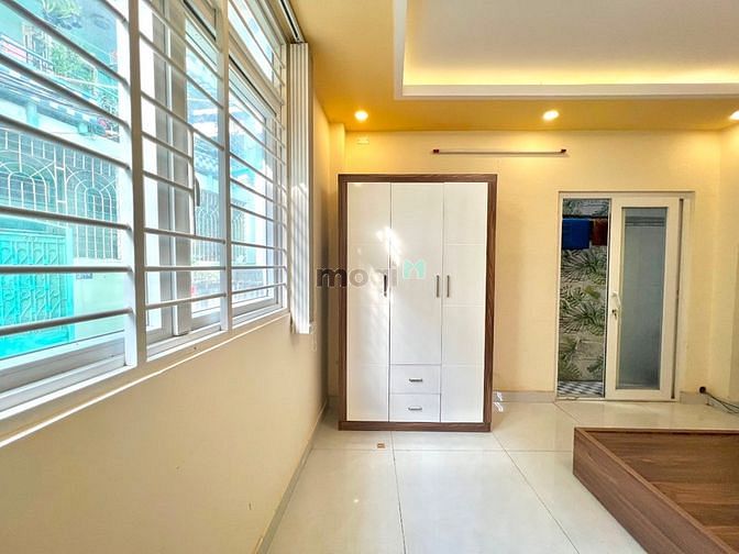 Hình ảnh Phòng giá hạt dẻ cửa sổ to tại Bình Thạnh