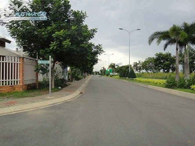 Hình ảnh Sang nhượng đất KDC Hồng Long,Hiệp Bình Phước,Thủ Đức,giá 2,7tỷ.SHR