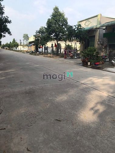 Hình ảnh cần bán gấp lô đất 100m2 5x20m khu phố 4 tân định bến cát sát QL13