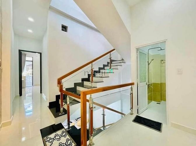 Hình ảnh Bán nhà gần sân bay Đ. Cửu Long. Quận Tân Bình. Giá: 2 tỷ 9, DT: 49m2.