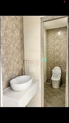 Hình ảnh ĐẸP NHƯ MƠ! Nhà Lê Thị Riêng, Q1, 66m2 1Tỷ769 SHR
