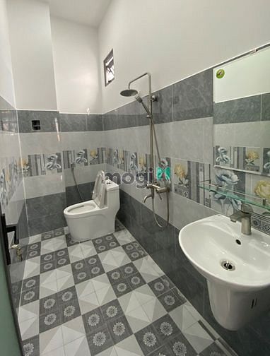 Hình ảnh Em Bán Gấp Căn Nhà Như Hình 5x12m Sổ Hồng Riêng