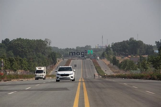 Hình ảnh Sang 450m2 đất thổ cư.Sát trường học,đường thông.Khu dân cư đông.SHR