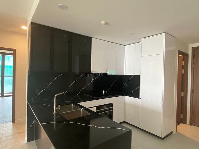 Hình ảnh Căn 3PN view ban công đặc biệt 3 hướng-DT lớn 143m2-Metropole