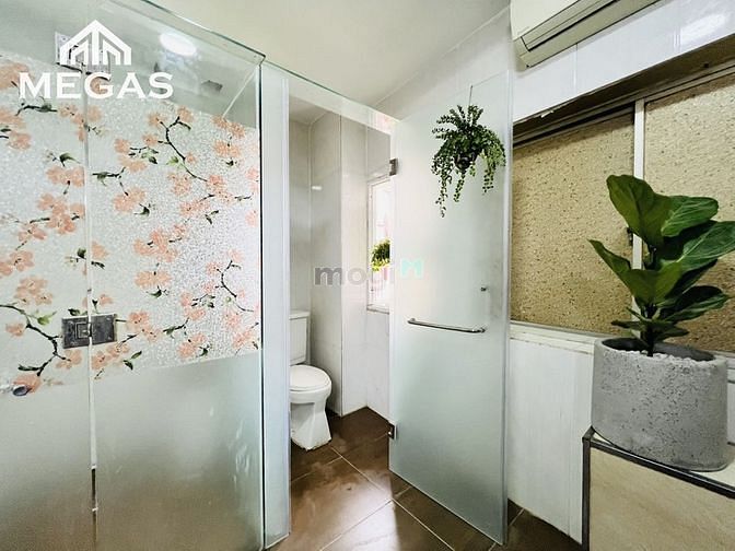 Hình ảnh CHDV Mặt Tiền Q5, Giá Sốc cho Khách Chốt Nhanh !!