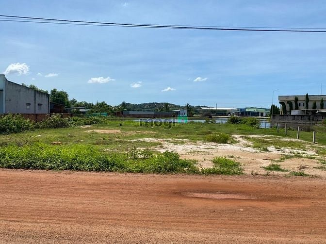 Hình ảnh Đất mặt tiền đường số 11. Cách biển 1 km. Giá 6 tỷ 3