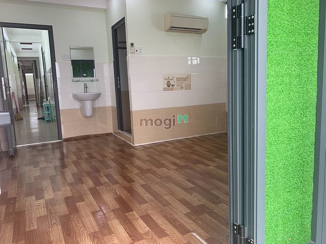 Hình ảnh Phòng cao cấp ngay khu tên lửa,30m2, có thang máy, ban công, mới 99%