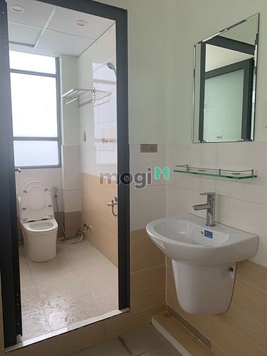Hình ảnh Phòng cao cấp ngay khu tên lửa,30m2, có thang máy, ban công, mới 99%