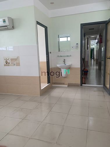 Hình ảnh Phòng cao cấp ngay khu tên lửa,30m2, có thang máy, ban công, mới 99%