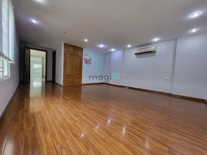 Hình ảnh * Cho thuê nhà mặt tiền 64G Cao Thắng Quận 3.