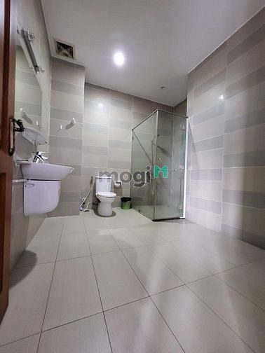 Hình ảnh * Cho thuê nhà mặt tiền 64G Cao Thắng Quận 3.