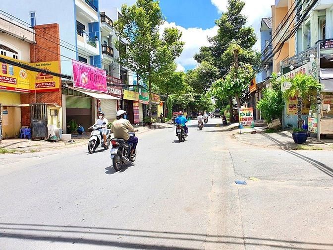 Hình ảnh Kẹt tiền bán lại lô đất 130m2 ngay trung tâm thủ TP. Thủ Đức