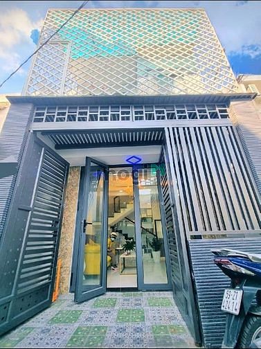 Hình ảnh VỠ NỢ BÁN NHÀ 57m2 Trần Hưng Đạo Q5 có SHR