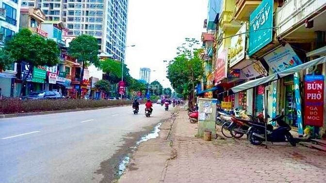 Hình ảnh Mocbai66 - Trang Tải Game Mộc Bài 66 Chính Thức, cửa hàng mặt phố tại khu du lịch Làng Lụa Vạn Phúc