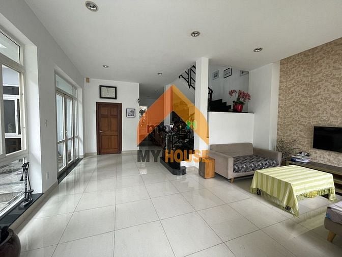 Hình ảnh Biệt thự 117M2 3pn, 5wc khu VIP Thảo Điền quận 2 chỉ 2000$-2500$