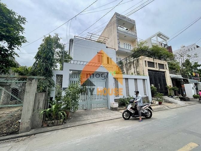 Hình ảnh Biệt thự 117M2 3pn, 5wc khu VIP Thảo Điền quận 2 chỉ 2000$-2500$