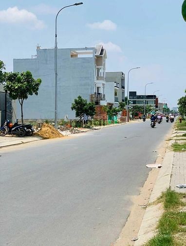 Hình ảnh Bán gấp lô 110m2 đường Trần Văn Giàu đối diện BV Chợ Rẫy 2 đã có sổ