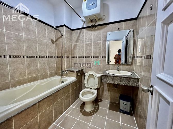 Hình ảnh CHDV Full NT - Giá Hạt Dẻ Ngay Nguyễn Trãi Q1
