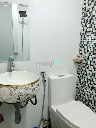 Hình ảnh Nhà cho thuê 35tr/tháng,5 lầu,giá chỉ 7 tỷ 9