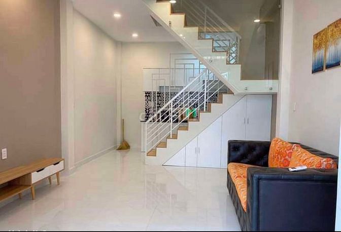 Hình ảnh BÁN nhanh nhà Lạc Long Quân Q11 40m2
