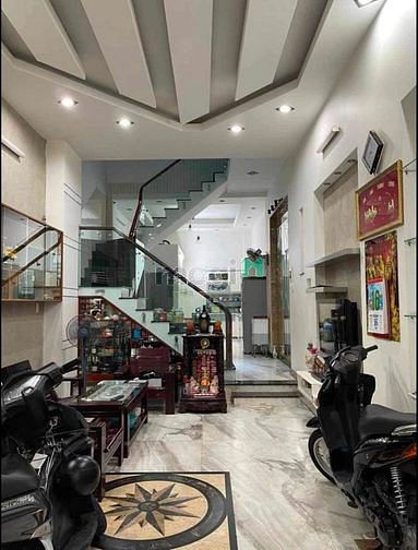 Hình ảnh Bán Nhà mới Đ.Bà Hạt Q.10 40m2 Sổ hồng riêng