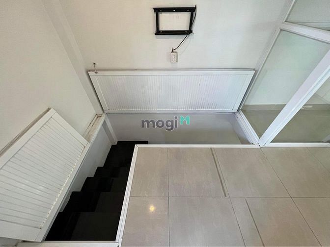 Hình ảnh Nhà [4x12] full nội thất 1 lửng 1 PN, KHu Mã Lò