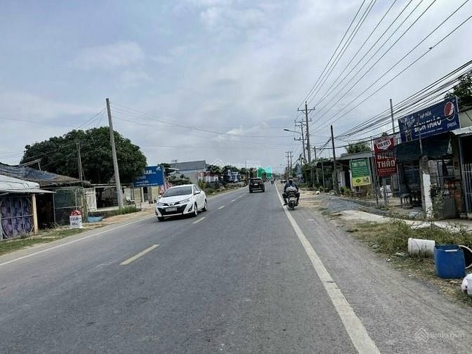 Hình ảnh Kẹt tiền bán gấp 319m2 đất MT Phan Văn Mảng giá 1.5 tỉ,SHR,vị trí đẹp
