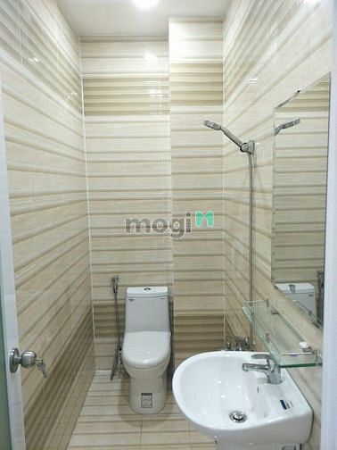 Hình ảnh Bán Nhà Đẹp Hẻm Xe Hơi Bình Tân