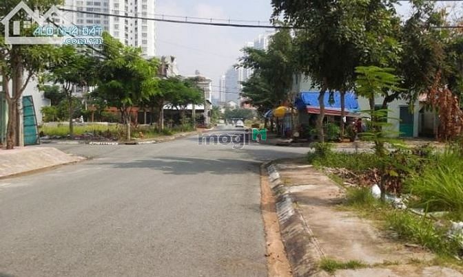 Hình ảnh Đường số 2, P.Phú Hữu, Q9 DT 126m2/3,9 tỷ sổ riêng, mặt tiền 12m