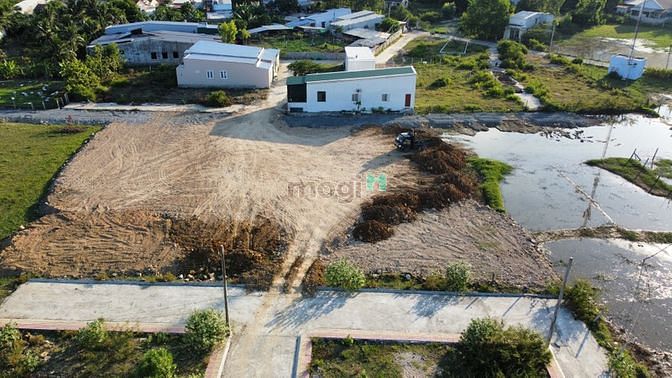 Hình ảnh Cụm đất hiếm còn sót lại tại phước đồng