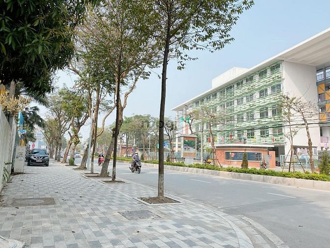 Hình ảnh Đất Biệt Thự Vườn Đào, 2 Mặt Đường Lạc Long Quân, DT406m2, MT 13.5m
