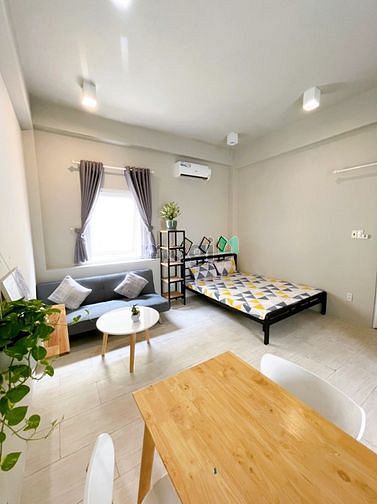 Hình ảnh Studio BAN CÔNG giáp đường Quốc Hương Thảo Điền