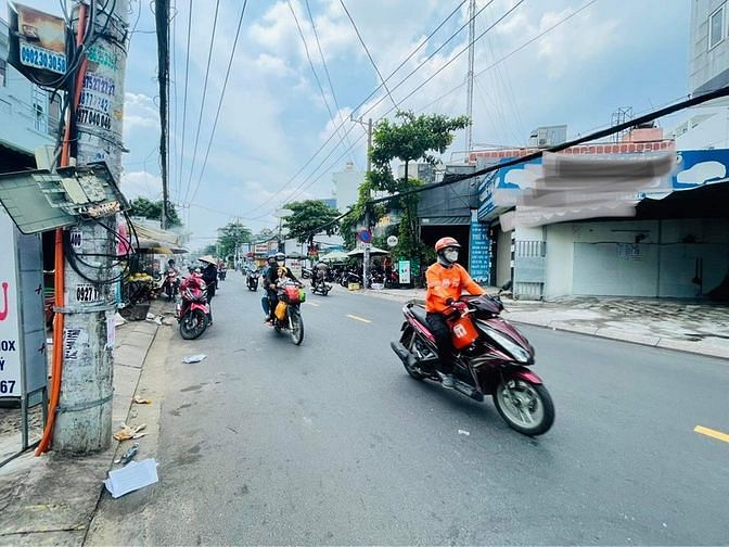 Hình ảnh Bán nhà mặt tiền Thoại Ngọc Hầu, Tân Phú,191.1m2,góc 2 mặt tiền