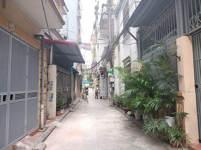 Hình ảnh Gia đình cần bán mảnh đất 70m2 phố Gia Thuỵ ngõ 2,5m chỉ có hơn 4 tỷ