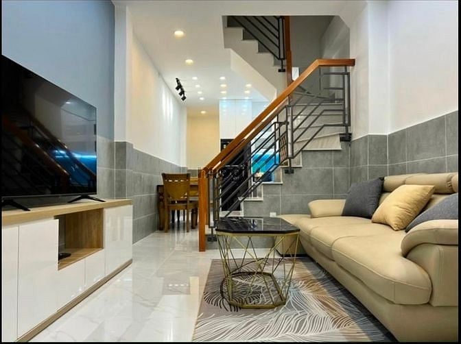 Hình ảnh Cần Tiền Cho Con Đi Du Học Đ.Tân Phước, Quận 10 40m2_2,3Tỷ_SHR