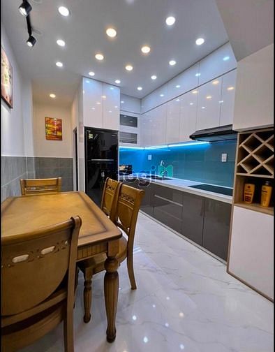 Hình ảnh Cần Tiền Cho Con Đi Du Học Đ.Tân Phước, Quận 10 40m2_2,3Tỷ_SHR